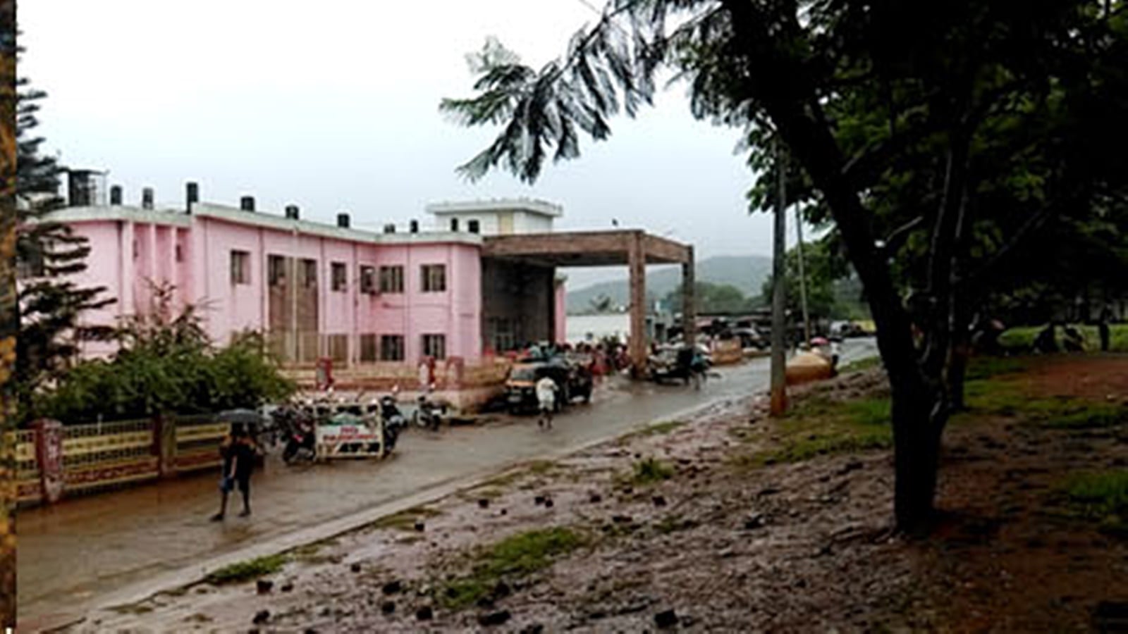 After families, investigations are being conducted in the Odisha government hospital that families claim that 5 patients have died of 'wrong injection', India news