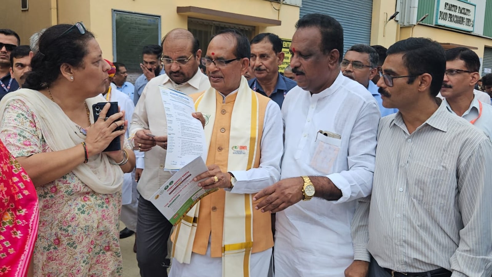 After months after the grant of the government, organizations under the Rural Ministry unpaid medical claims, delayed salary. Bharat News