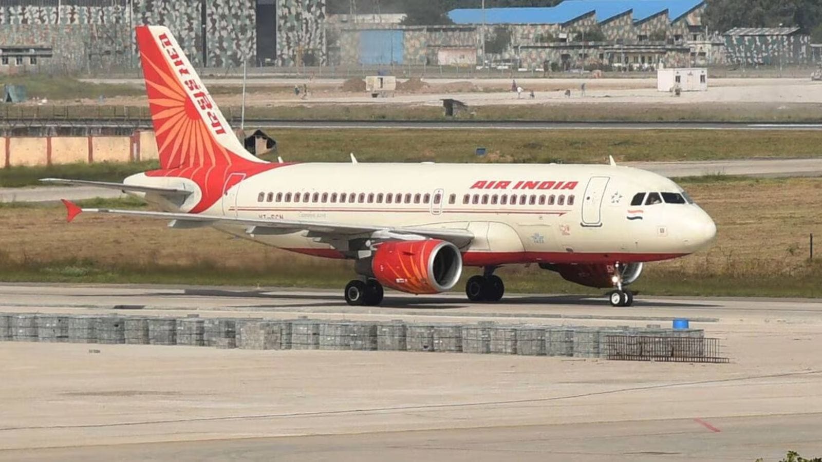 Air India cancels the Delhi-Paris flight after a check; The airline says that the problem is being resolved. Bharat News