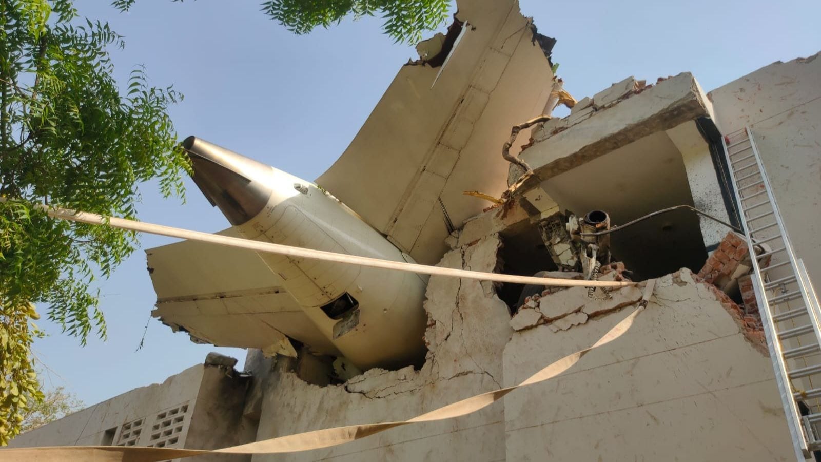 Among the dead in the Air India plane crash, Kerala nurses who worked in the UK, but dreamed of returning home. Bharat News