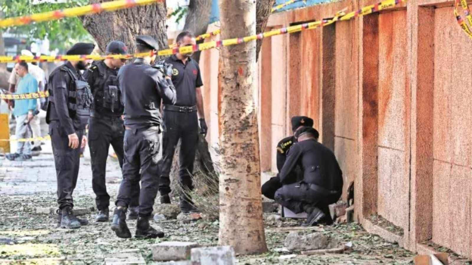 Delhi Rohini Explosion: Show the explosive chemicals found in samples, show forensic reports. Bharat News