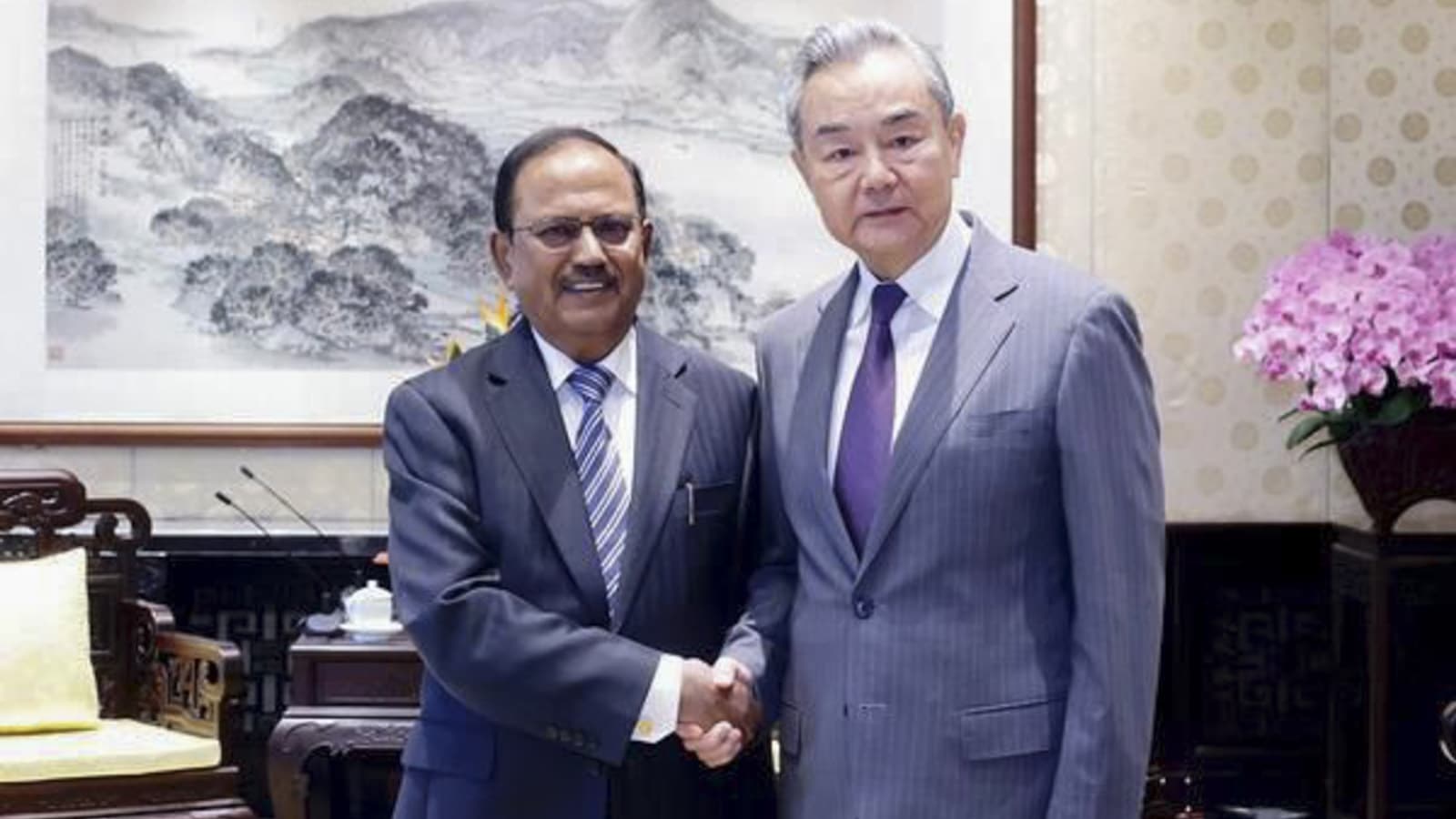 Dowal meets Wang Ji in China, asks to counter terrorism. Bharat News
