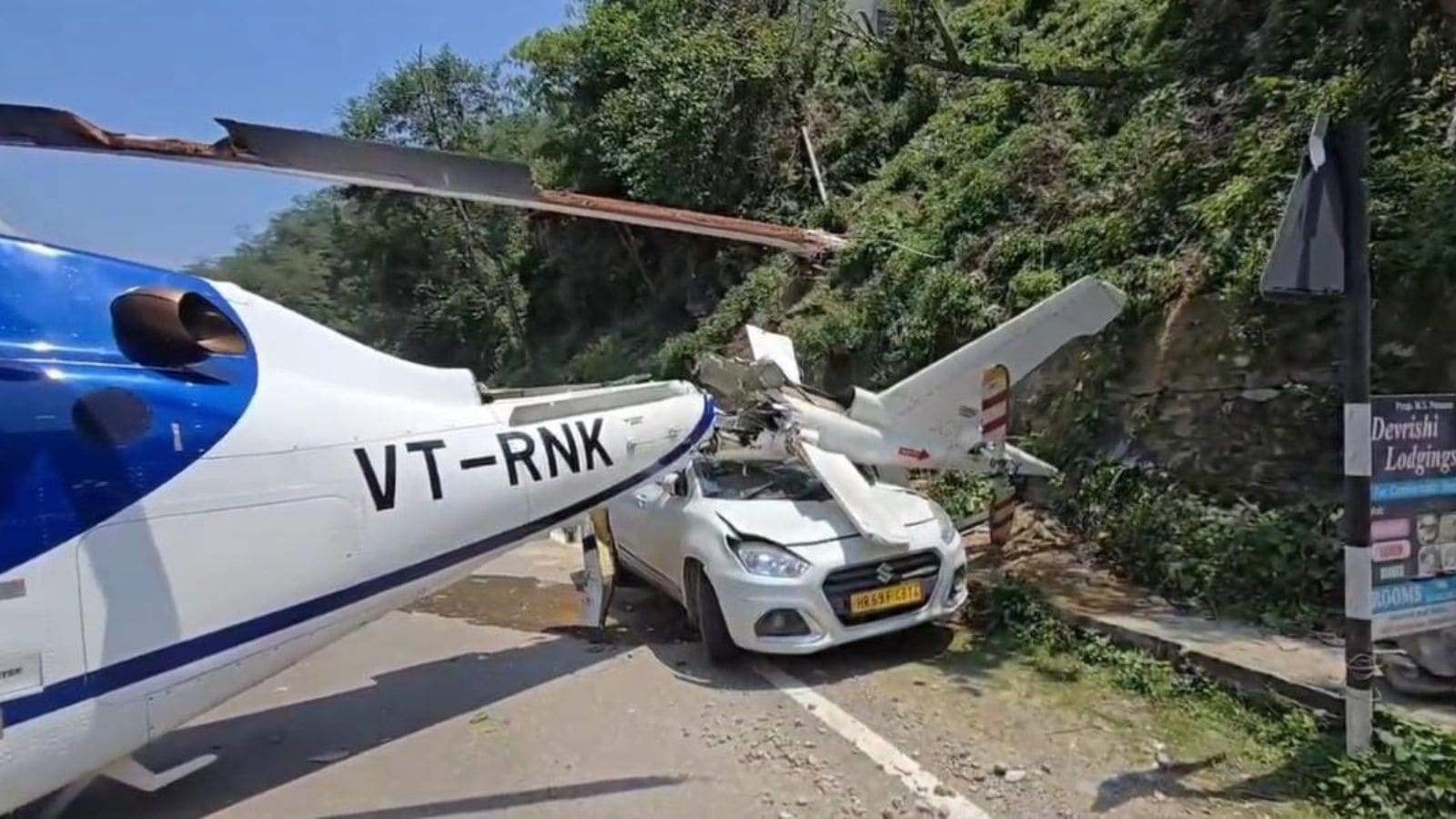 Helicopter for Kedarnath makes emergency landing on Uttarakhand highway after technical snag