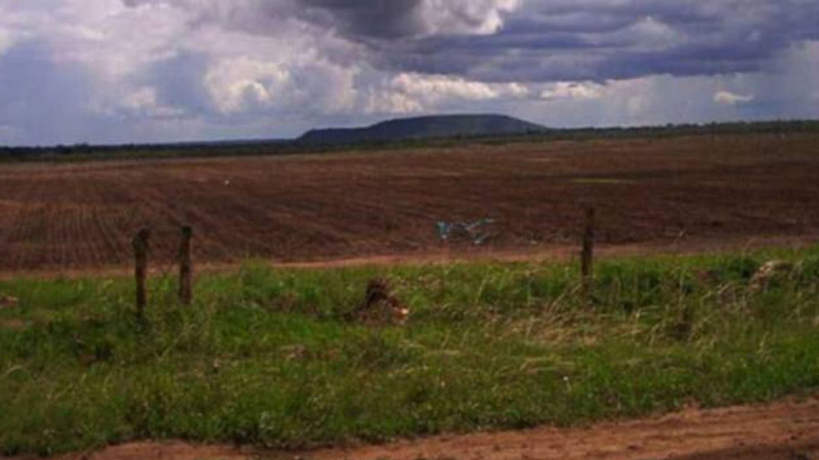 In Jharkhand, a controversy on the Royal 'Ratu' land, on a contract since the 1960s. Bharat News