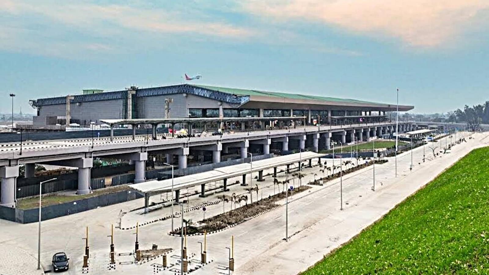 India news causes Saudi Haj flight alarm after finding smoke from wheels during landing