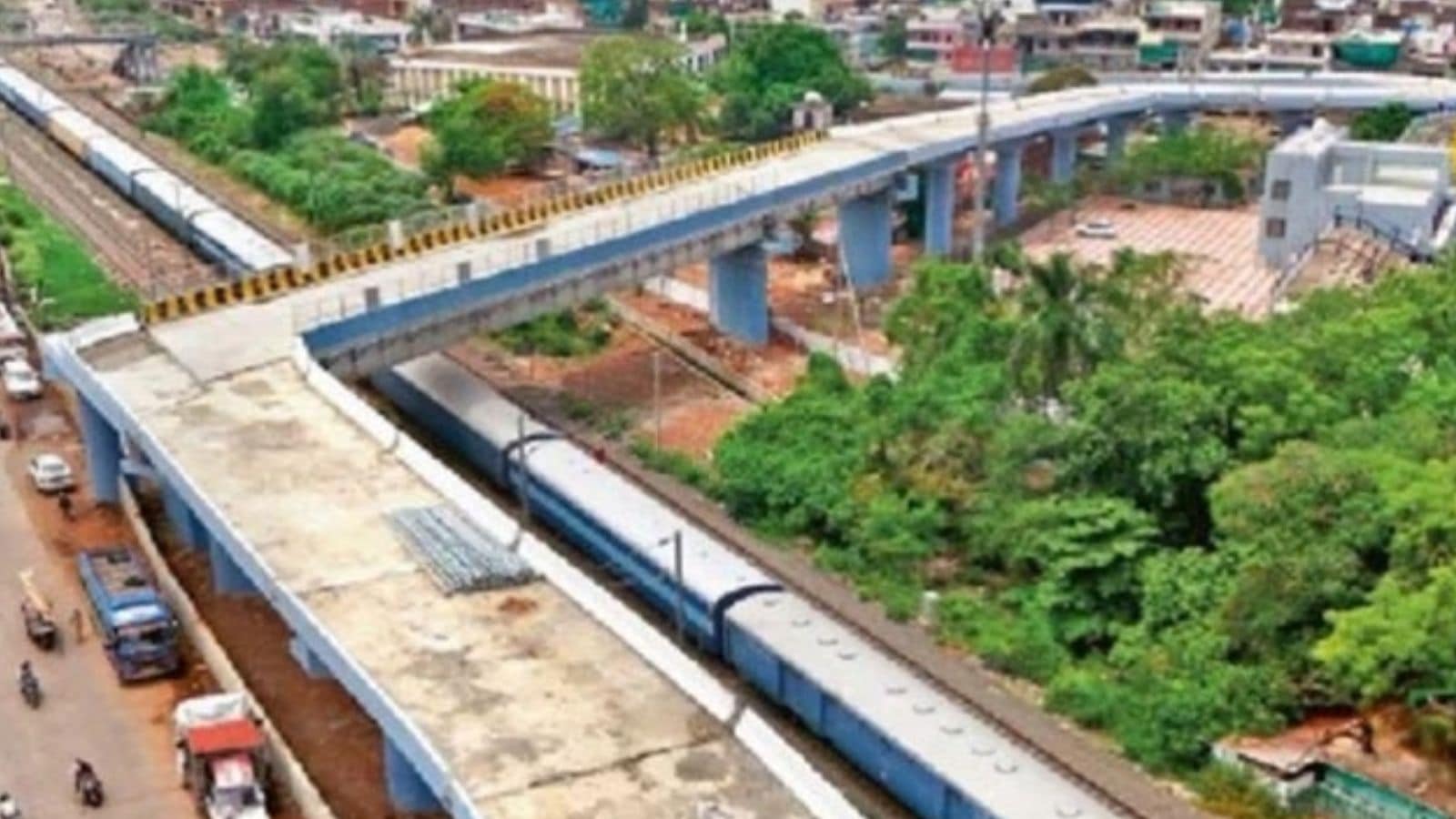 Many wrong turns, which were due to the notorious right-angle bridge of Bhopal. Bharat News