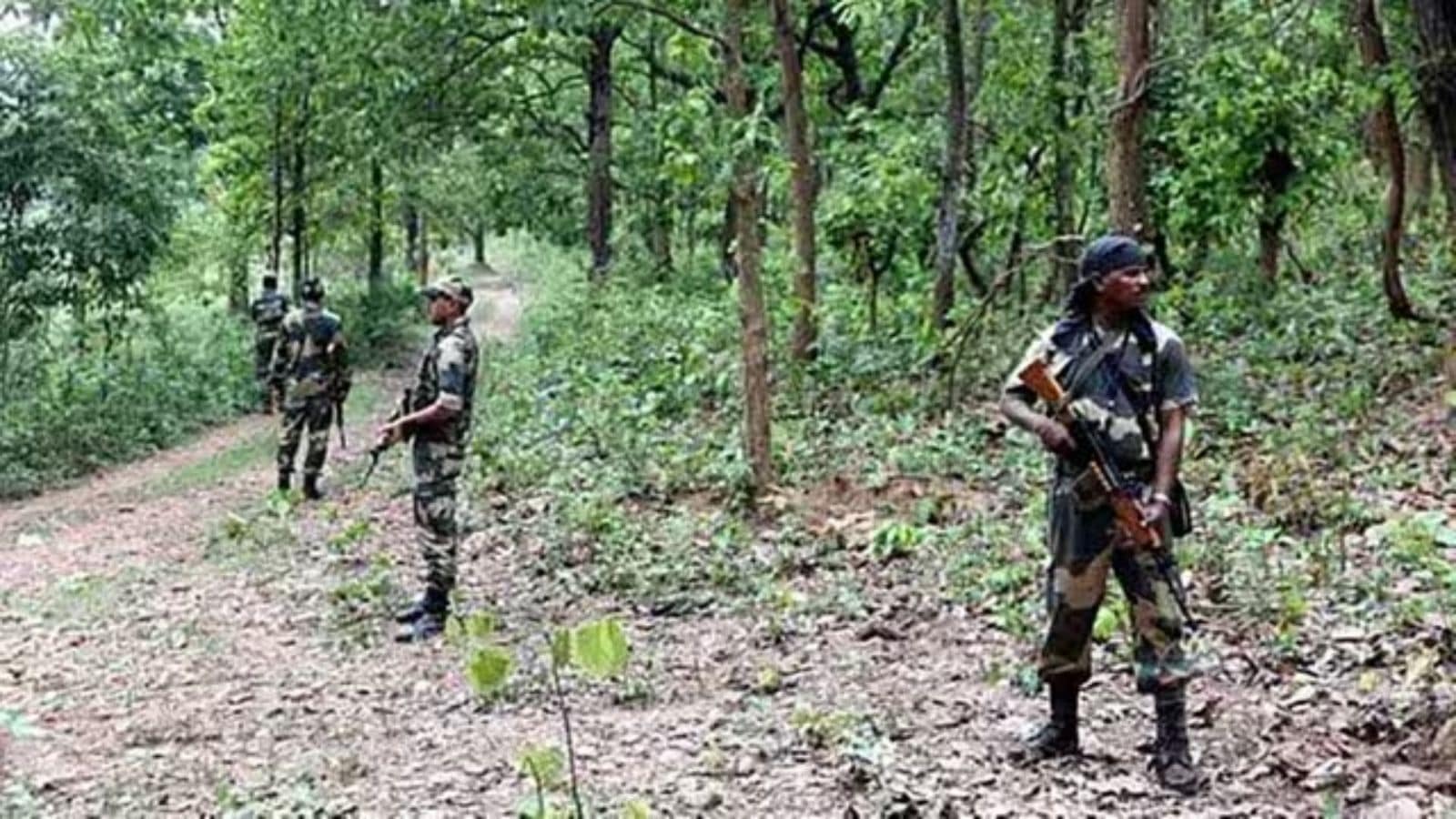 Maoist leaders surrendered between three killed in Bijapur, Chhattisgarh. Bharat News