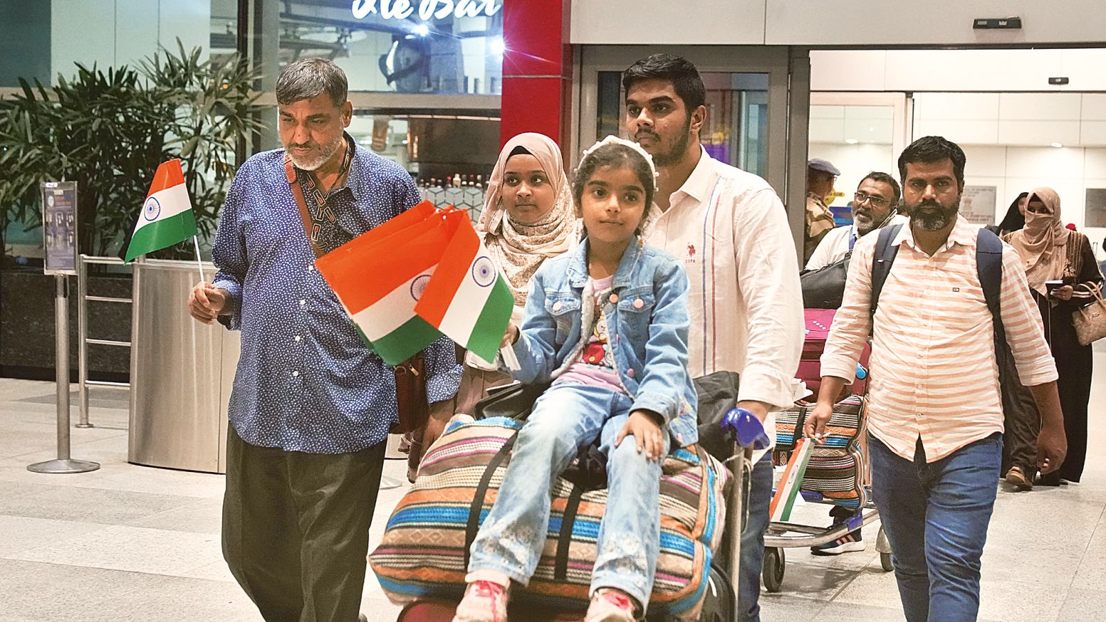 Neighborhood policy on work: India from India, Sri Lanka citizens from Iran to fly at home. Bharat News