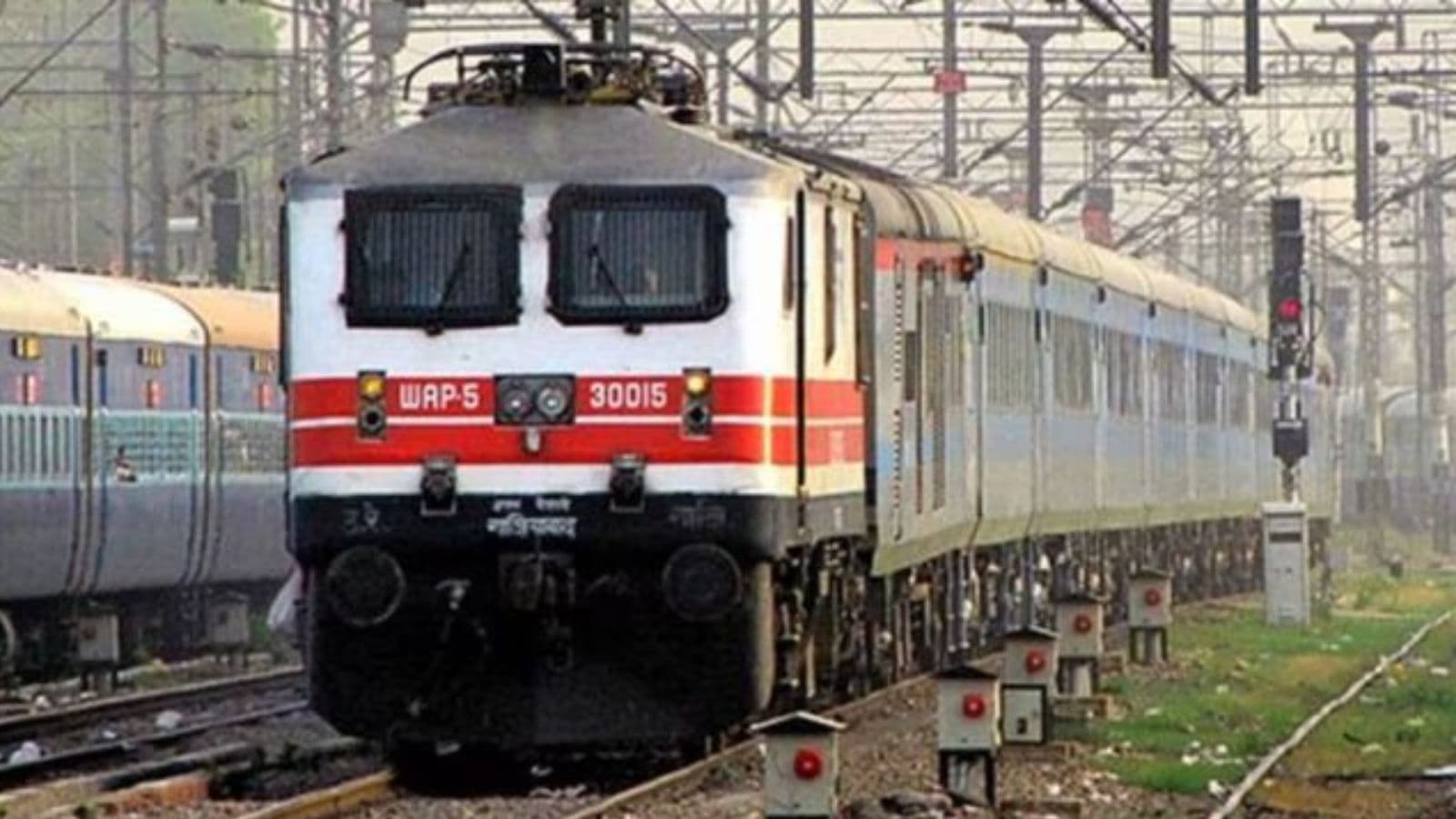 Portable, high pressure machines, 10-minute time limit: Railways increases its clean train scheme. Bharat News
