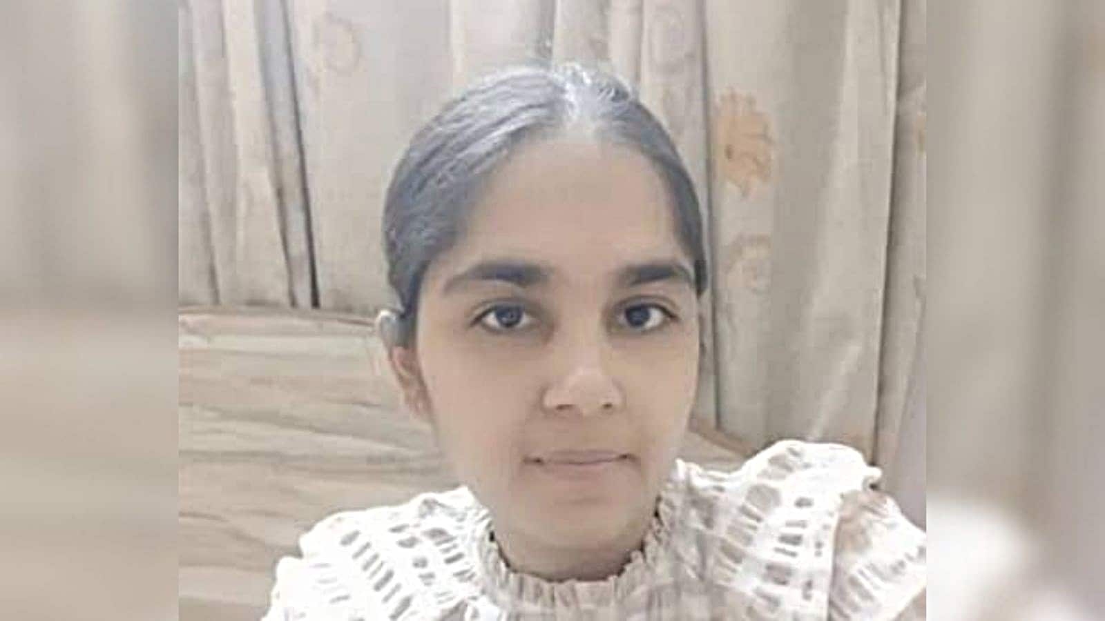 She re -determined her flight to surprise her husband on her birthday, found himself on a sick Air India plane. Bharat News