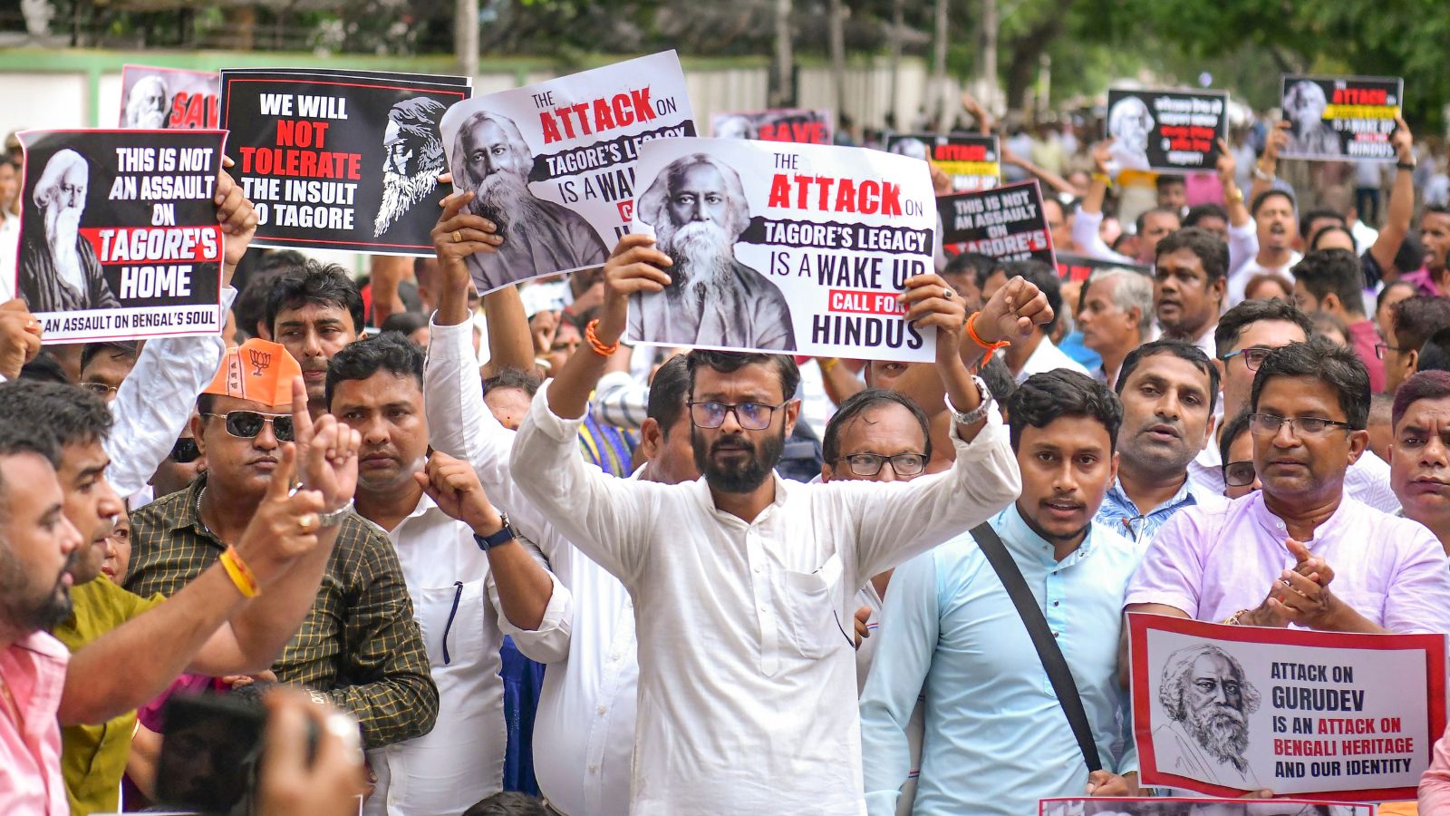 The BJP condemned the attack on minorities in Bangladesh, condemning Rabindranath Tagore's paternal house on the Atatala roads. Bharat News