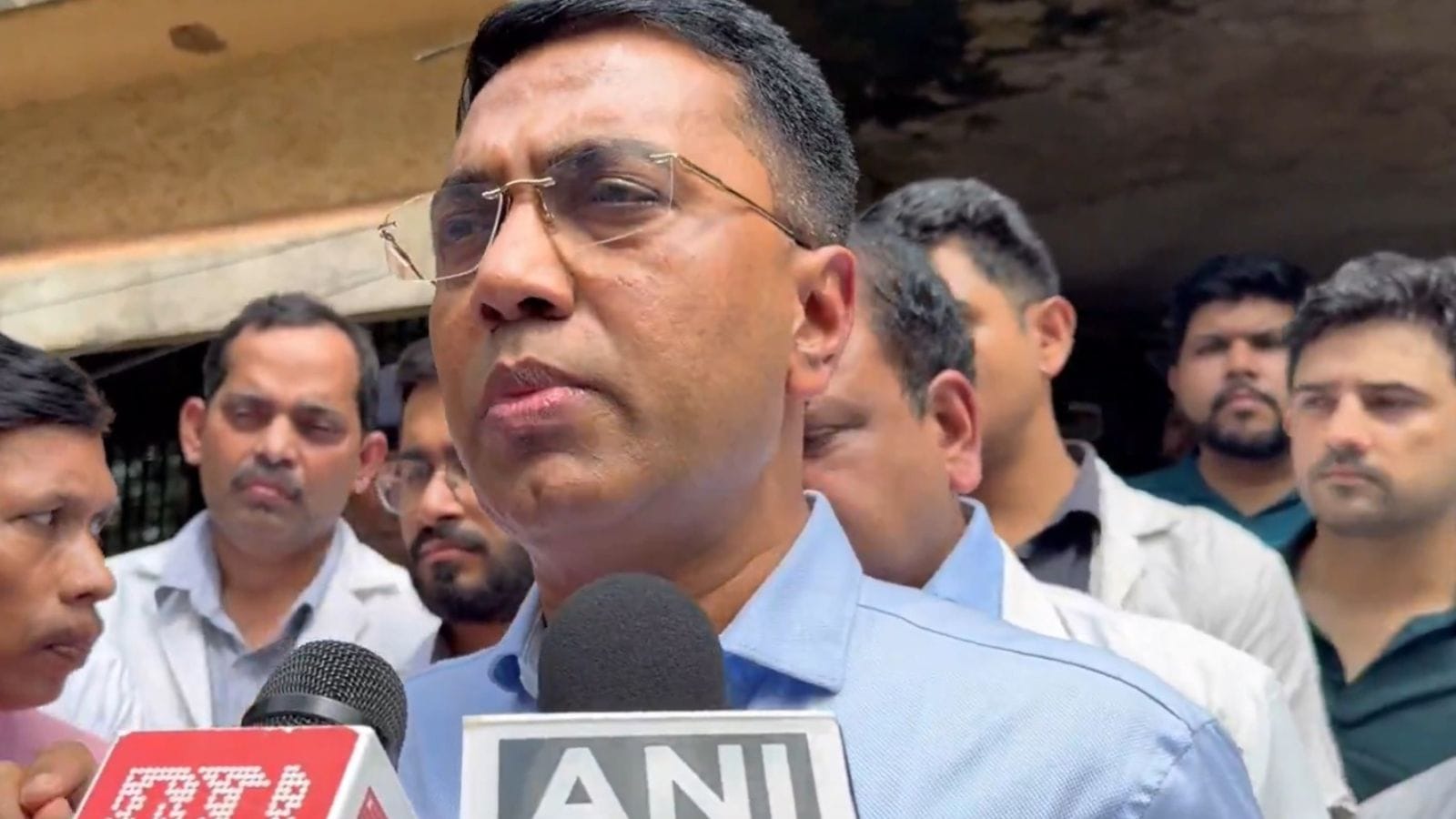 The deadlock at Goa Medical College ends with CM Sawant and symbolic forgiveness, India news ends with a trip on a chair