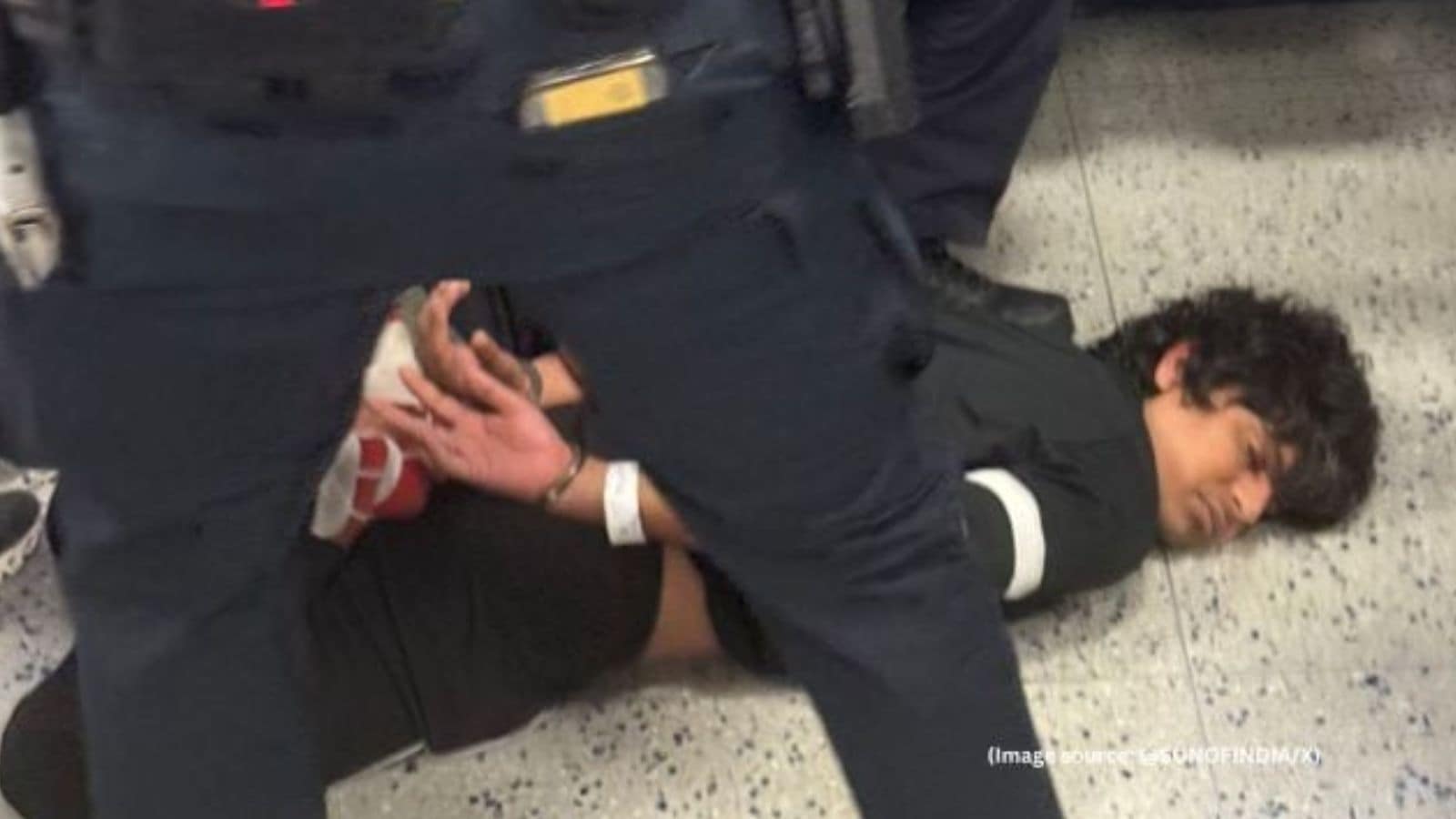 Video of Newark Airport: Delhi formally takes the case with the US Embassy. Bharat News