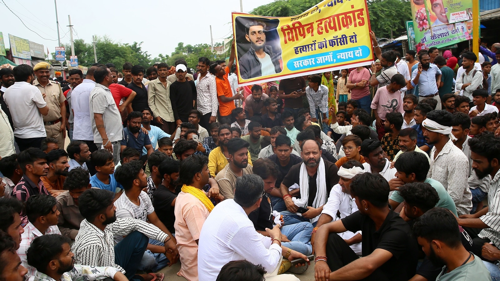 22-YR-YLD, 7 held in Jaipur | Bharat News