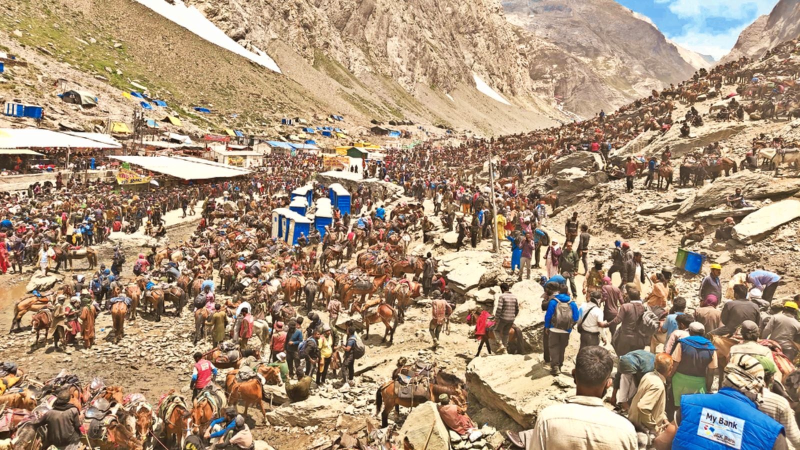 Behind the Amarnath Yatra, the young people who climb fiercely make them a little easier. Bharat News