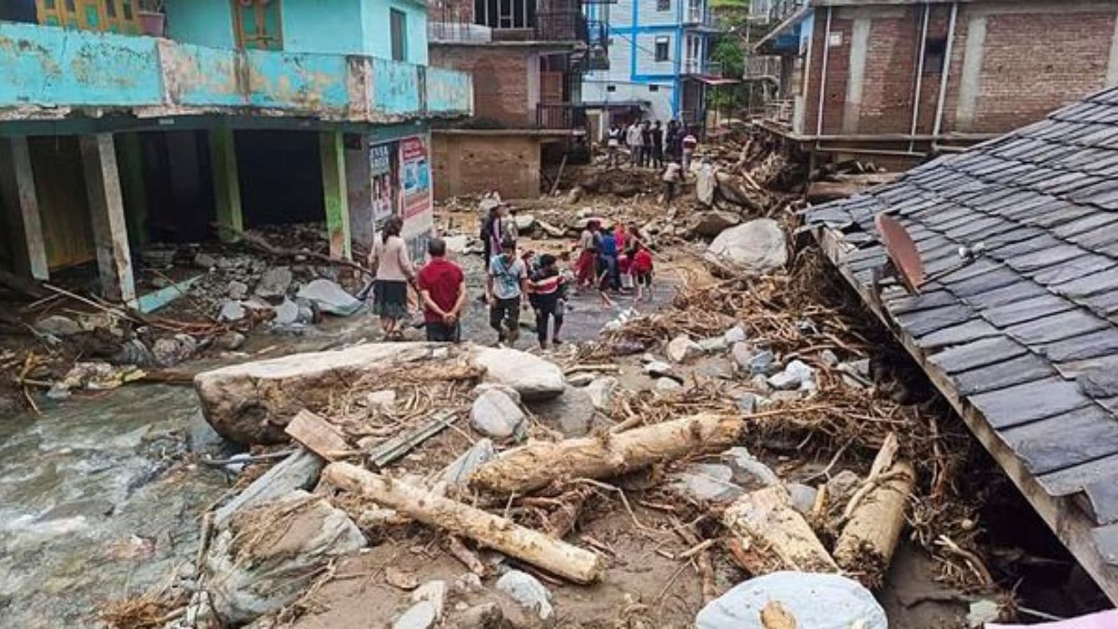 Himachal cloudbers, Landslide Death Toll climbs up to 80; 692 crore is estimated