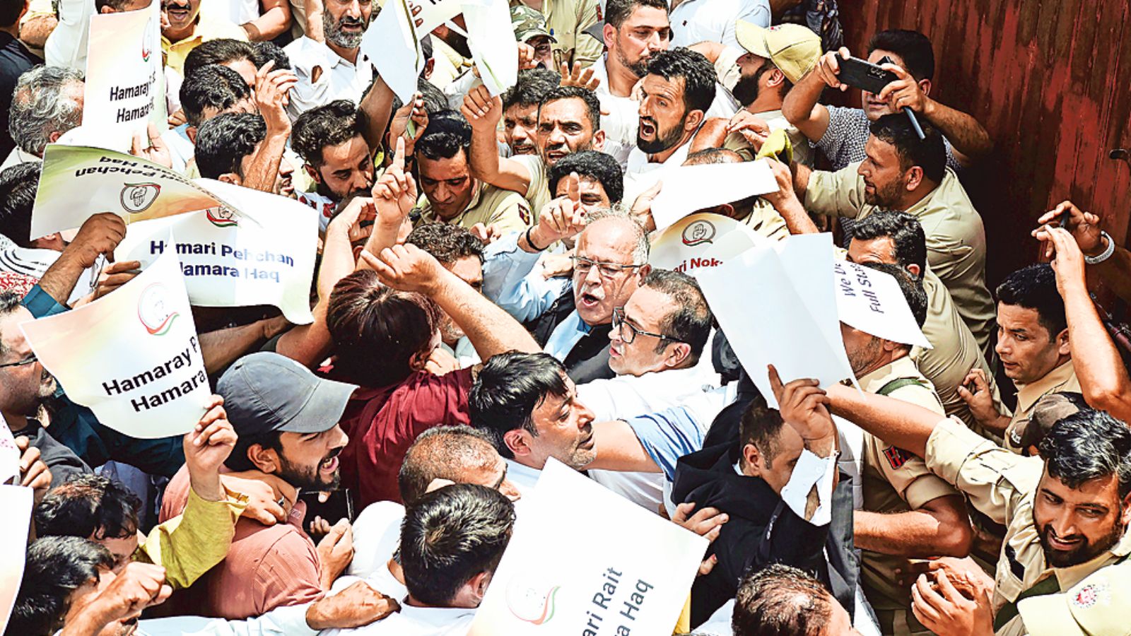 Police stopped march, Restoration of Jammu and Kashmir state: Congress | Bharat News