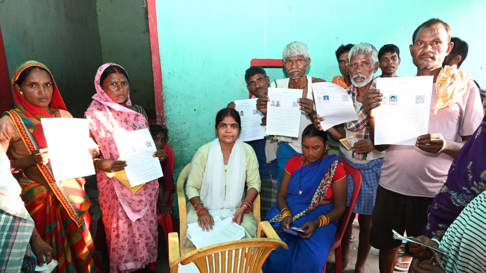 SC says that Bihar Rolls Revision may continue, but asks EC to consider India News in the list of Aadhaar, voter ID, documents, India news