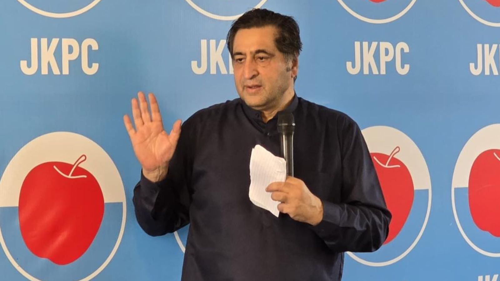 The Jamaat-e-Islami East-Chiefs removed themselves from their new alliance, Sajad Lone drove out-'Who is behind who is behind it'. Bharat News