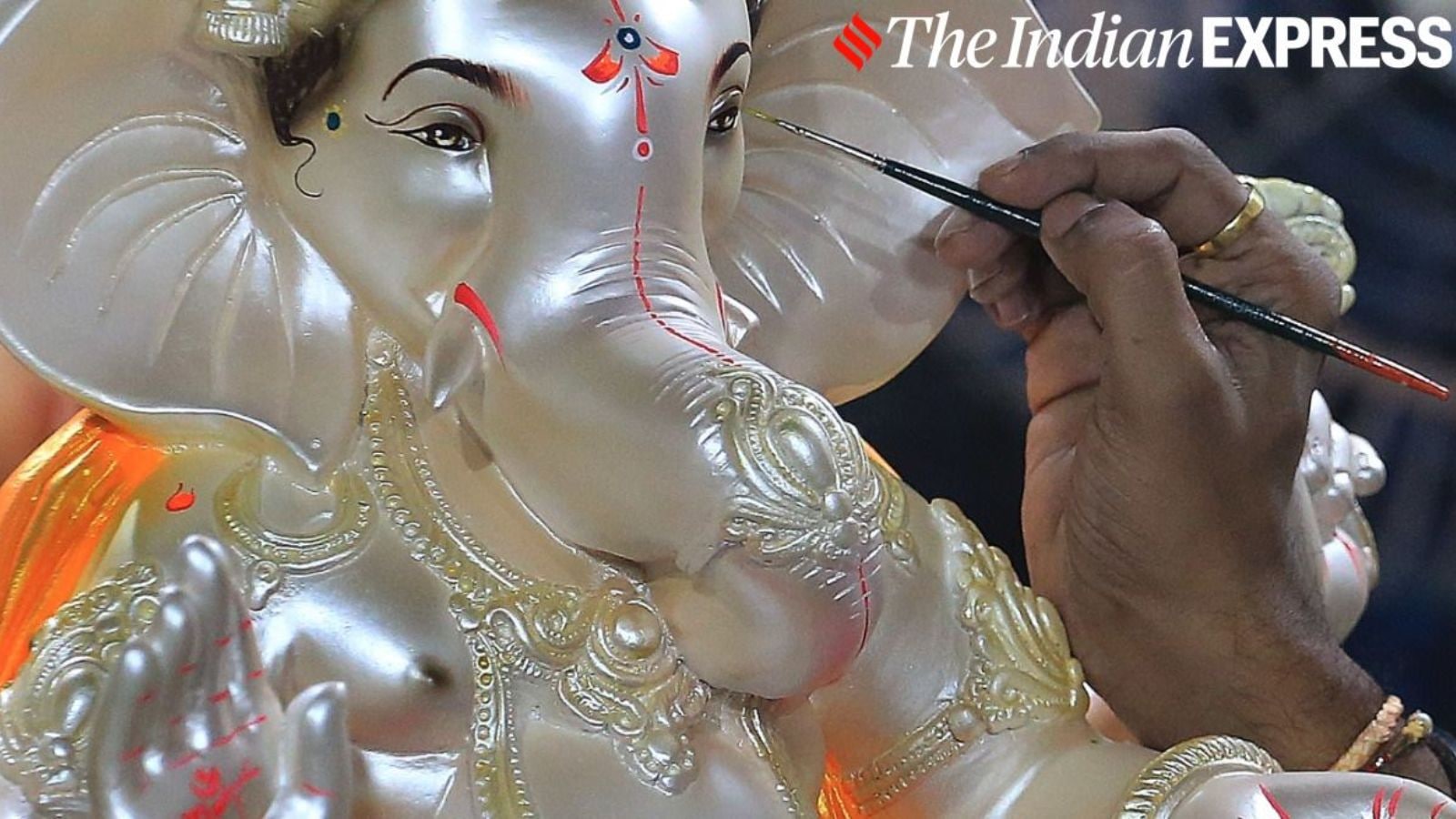 The idols of 'objectionable' Ganesh created a case after a complaint of millet dal worker against 3 artisans in Indore. Bharat News