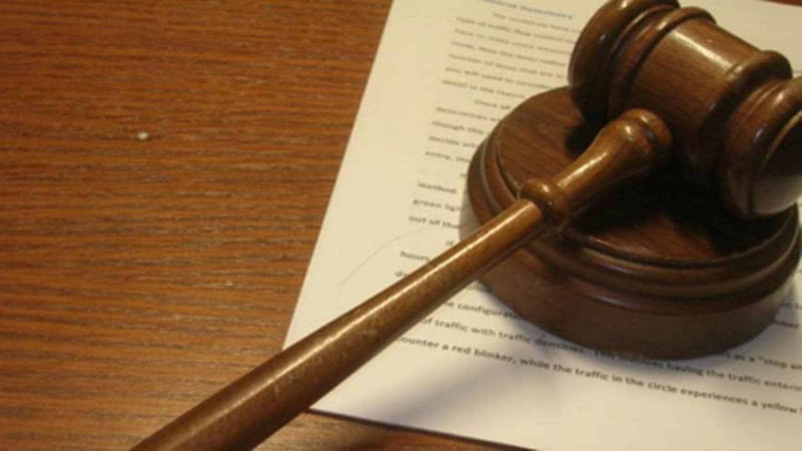 To avoid alimony and child's support, the man claimed that he was unemployed. Then, his wife filed an RTI. Bharat News